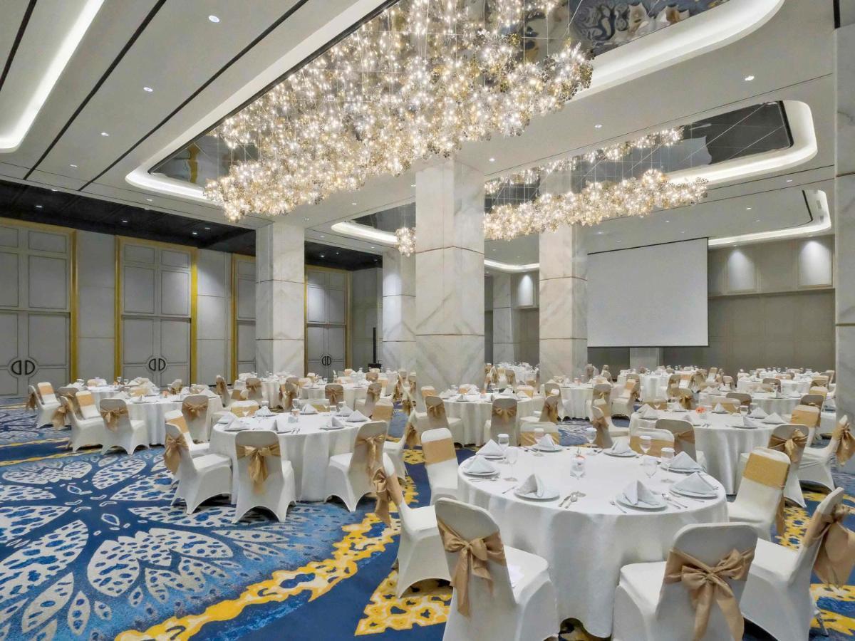 Movenpick Surabaya City Exterior foto