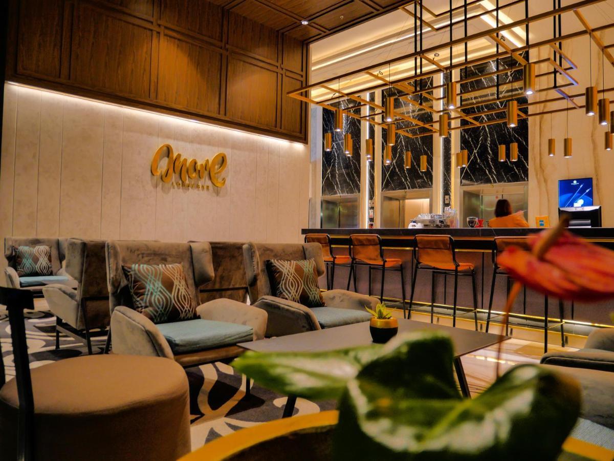 Movenpick Surabaya City Exterior foto